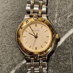 Bulova Watch not keeping time sold as is.